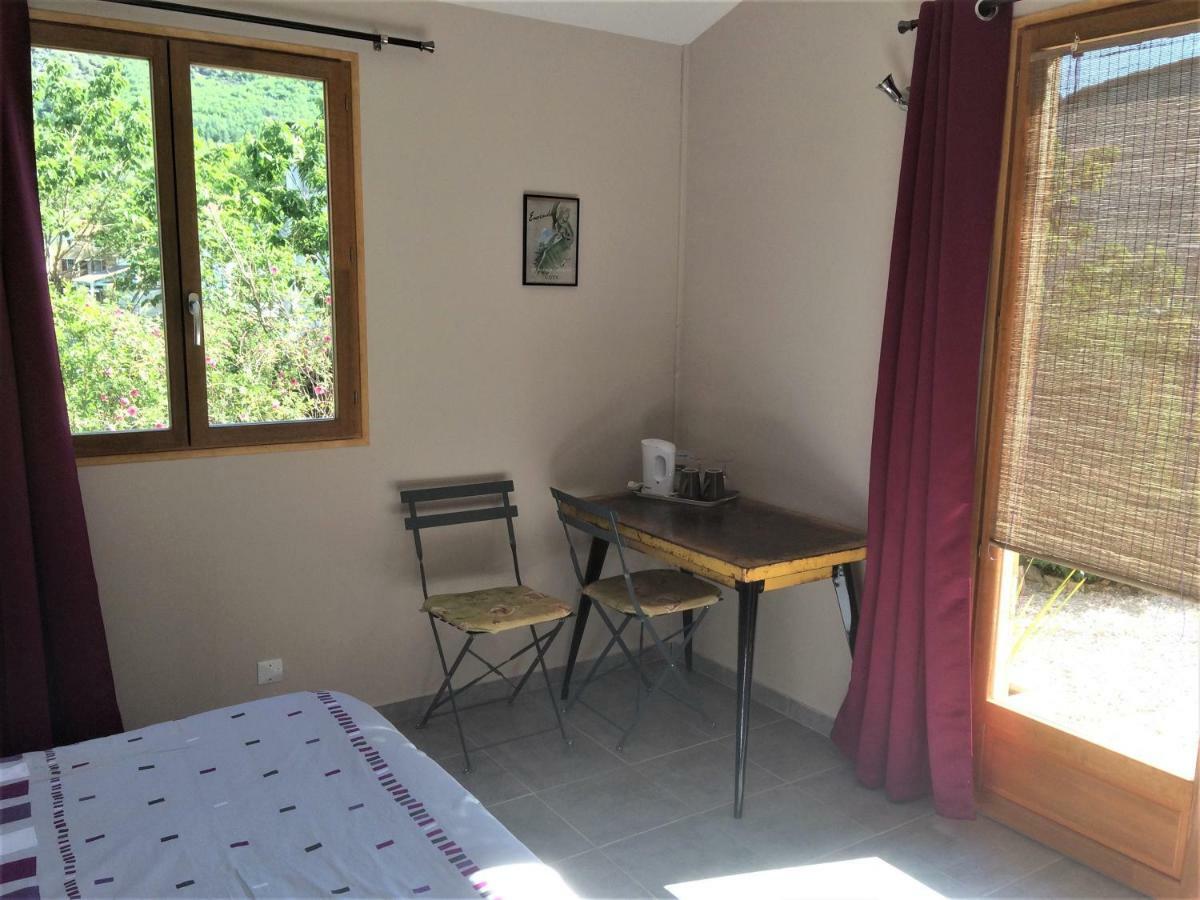 Les Deux Chemins Hotel Mons  Buitenkant foto