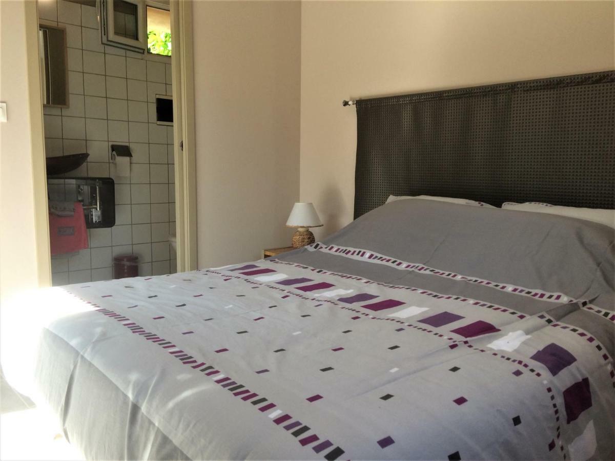 Les Deux Chemins Hotel Mons  Buitenkant foto