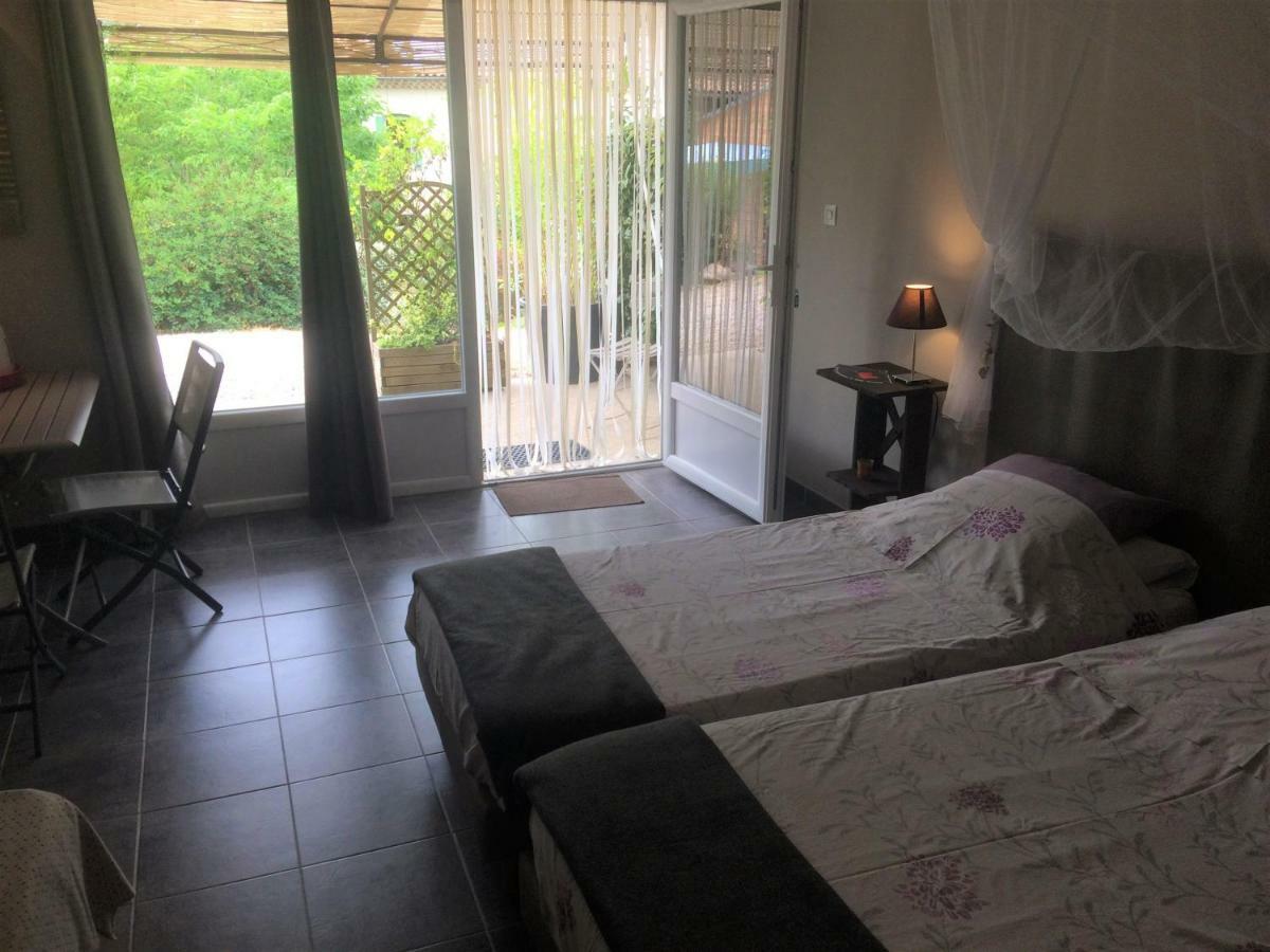 Les Deux Chemins Hotel Mons  Buitenkant foto